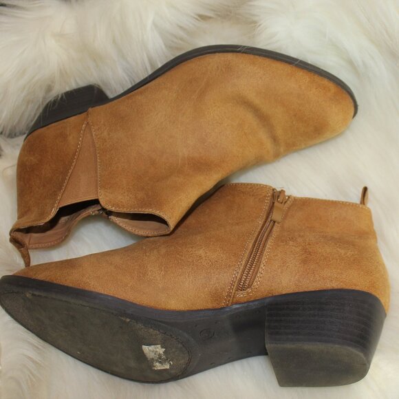 Torrid angle zip on sides suede boots brown size 9.5 - Picture 3 of 7